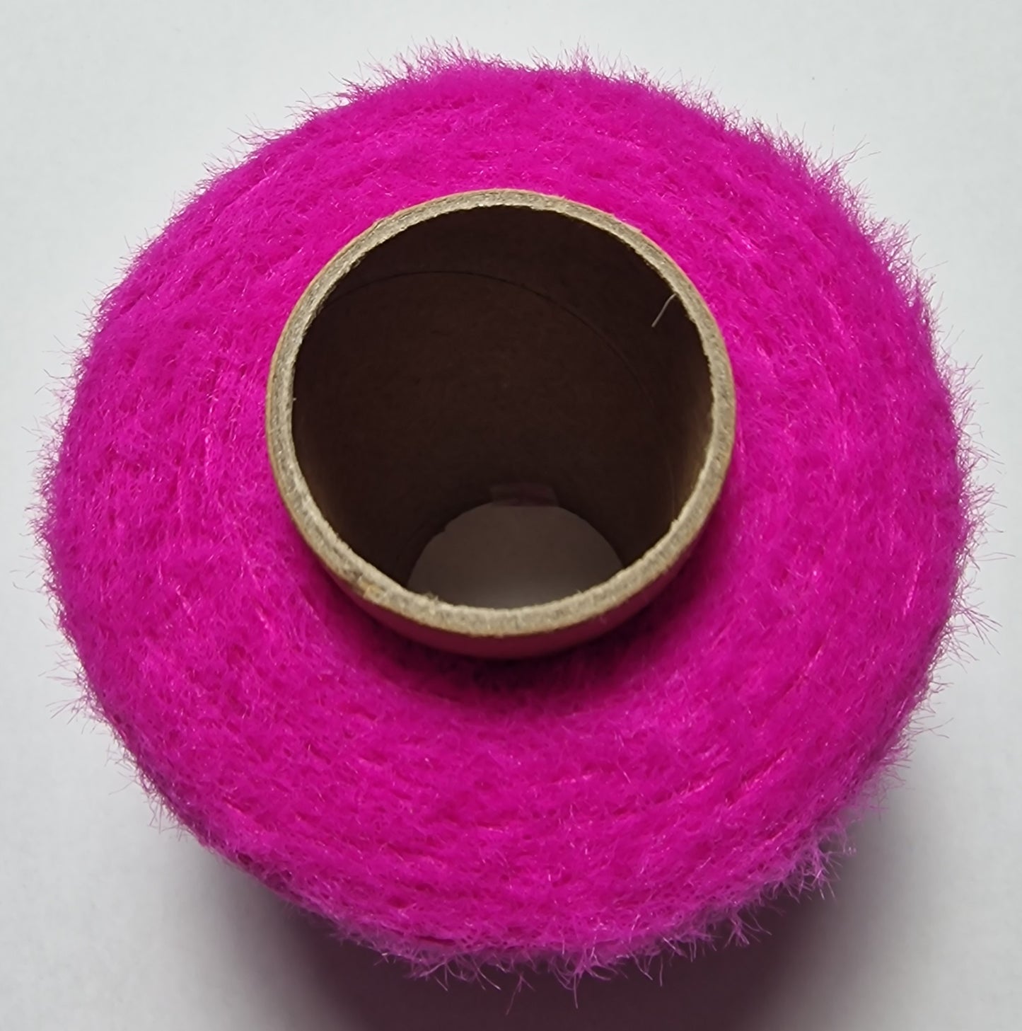 Sale Flauschgarn Fuchsia mit 1500 Meter 1 Fädig 100% Polyamid