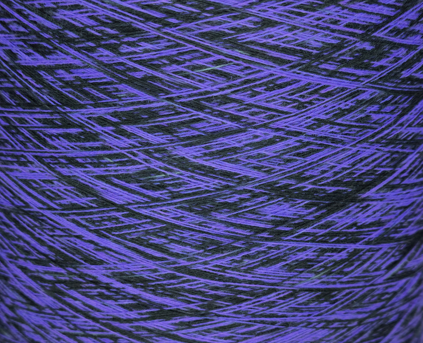 Regenbogengarn Lila Schwarz
